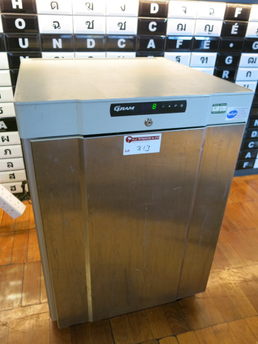 Gram Undercounter Freezer, Model F210RG, S/N 10252383. Size H83 x W60 x D64cm. NOTE: spares or repair.