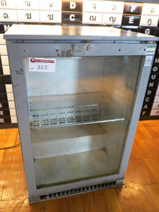 Osbourn Single Glass Door Drinks Chiller, Model 1800, S/N 212856/06/09. Size H90 x W60 x D50cm.
