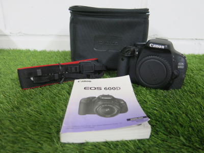 Canon EOS600D Camera with Manual, Strap and Bag.