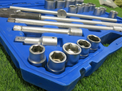Condor Werkzeug Industrial Quality Chrome Vanadium Steel, 21 Pcs Socket Set, Hex 19-50mm, Hex 3/4" Sq Drive. Comes in Plastic Carry Case.