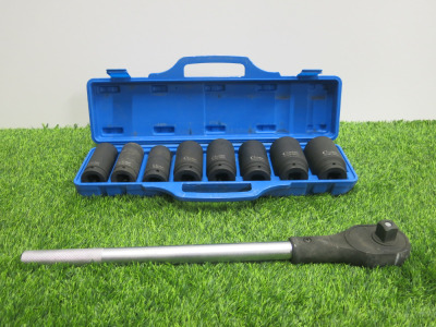 Condor Werkzeug Industrial Quality Chrome Molybdenum Steel, 8 Pcs Deep Impact Socket Set, Hex 22-38 mm, Hex 3/4" Sq Drive. Comes in Plastic Carry Case with 3/4" Ratchet Handle.