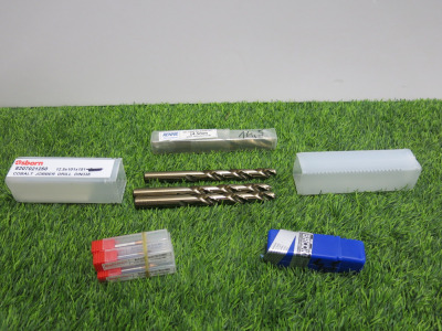 5 x Assorted Sized Drill Bits to Include: 1 x 4.5mm, 3 x 12.5mm & 1 x 14.5mm & 5 x EW Equipment Solid Carbide End Mill 1 x 1mm.