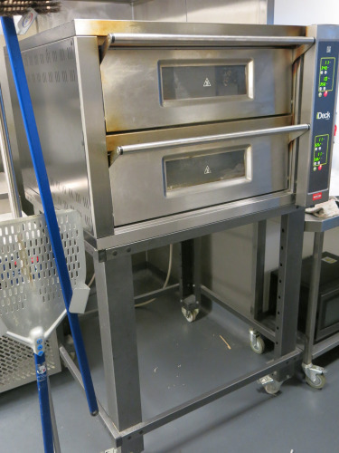 Moretti Forni iDeck Twin Deck Electric Pizza Oven, Model ID72/72D, S/N231359-1, YOM 2016, 3 Phase, Size H167 x W100 x D110cm. Comes on Mobile Metal Stand with Oven Brush, Pizza Peel & Stand.