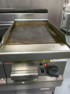 Bertos Commercial Counter Top Smooth Plate Griddle, Model E7FL4BP, S/N22210/89120, 3 Phase. Size H45 x W40 x D70cm.
