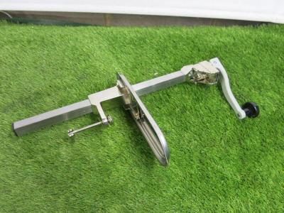 Vogue Bench Can Opener.