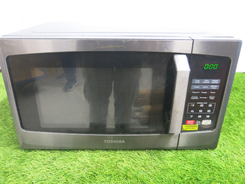 Toshiba 800w Digital Solo Microwave Oven, Model ML-EM23P.