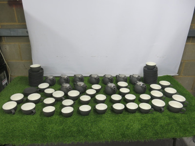 86 x Bevande Porcelain Crockery to Include: 11 x Tea Pots, 18 x Tea Cups, 17 x Coffee Cups & 40 x Saucers.