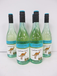 6 x Bottles of Yellow Tail Sauvignon Blanc White Wine, 2024, 750ml.