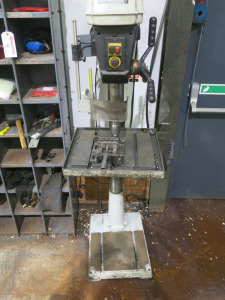 Axminister Trade AT540PD Heavy Duty Floor Standing Drill Press, S/N 20AM-002001-16, YOM 2020. Comes with Machine Vice.