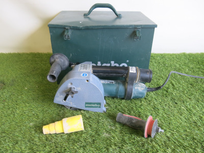 Metabo MFE 30 Wall Chaser, in Original Metal Carry Case, Comes with 7 x Assorted Polyester Resin. NOTE: polyester has expired.