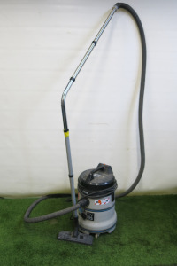 MAXVAC Dura DV35 Industrial Wet/Dry Vacuum Cleaner.