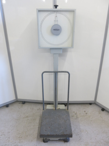 Weylux Floor-Standing Weighing Scales, Model 165D/F, Capacity 100kg.