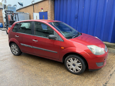 ET06 WLJ: Ford Fiesta Style in Red. Manual, Petrol, 1242cc. MOT Expires 10th May 2026. Mileage 133,000. Comes with 2 x Keys & V5 Logbook.