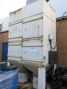 Donaldson 2 Bag External Extraction, Model UMA750/375HK3, S/N 63253, YOM 1995, 3 Phase. NOTE: buyer is required to arrange for the disconnection & removal, making good as required to the fabric of the building.