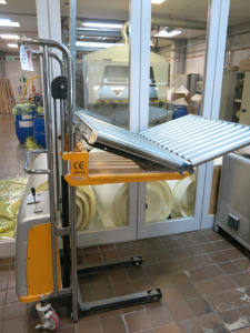 Northern Industrial Mobile 400kg Roll Material Handling, Loading Unloading Unit.