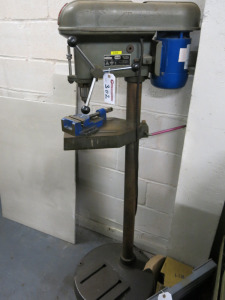 Meddings Driltru Pillar Drill, S/N DT-12526 with Record Machine Vice.