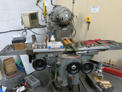 Huron KU4 Universal Milling Machine, S/N 8456, DOM 02/1977.