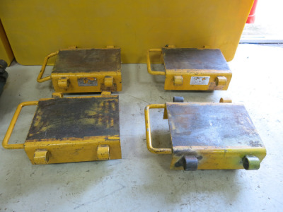 Set of 4 x Machine Skates in Yellow.