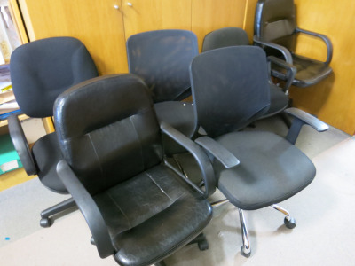 12 x Assorted Office Chairs.