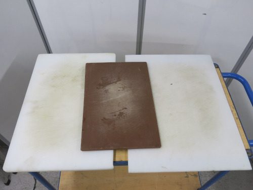 3 x Large Chopping Boards to Include: 2 x White & 1 x Brown.