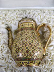 The East India Company Royal Bone China Benjaron 18ct Gold Hand Painted Tea Pot in Presentation Case.