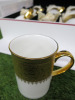 The East India Company Royal Bone China Tong Noon 18ct Gold Hand Painted Set of 6 Mugs with Strainer & Lid in White Presenation Box. - 4
