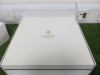 The East India Company Royal Bone China Tong Noon 18ct Gold Hand Painted Set of 6 Mugs with Strainer & Lid in White Presenation Box. - 8