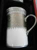 The East India Company Royal Bone China Tong Noon Platinum Hand Painted Set of 5 Mugs with Strainer & Lid & 1 x Milk Jug in Red Presenation Box. - 2