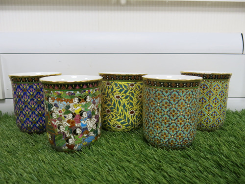 5 x The East India Company Royal Bone China Benjarong 18ct Gold Hand Painted Mugs.