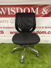 Black Swivel Office Chair with Fabric Seat, Mesh Back, & Chrome Legs.