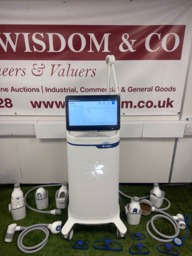 Coolsculpting Elite Non Invasive Fat Reduction Treatment System to Include: Elite Control Unit, Ref CS-S3-001-D-00, S/N D212021023009, Applicator Curve 80, Applicator Curve 120, Applicator Flat 125, Applicator Curve 150, Applicator Surface 150, Applicator