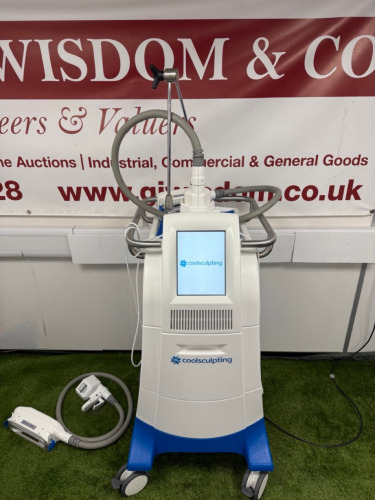 Zeltiq Coolsculpting Non Invasive Body Contouring System to Include: Base Module, Ref BRZ-CG1-BAM 220, Cool Advantage & Cool Advantage Plus Vacuum Applicators & 2 x Stability Pillows, YOM 2015. NOTE: System requires service.