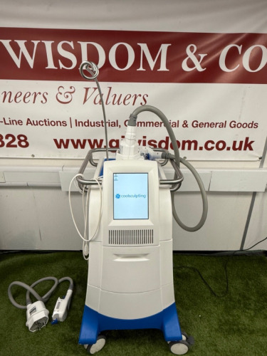 Zeltiq Coolsculpting Non Invasive Body Contouring System to Include: Breeze Base Module, Ref BRZ-CG1-BAM 220, Cool Advantage & Cool Advantage Petitre Vacuum Applicators & 2 x Stability Pillows, YOM 2015.