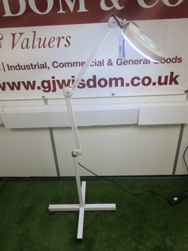 Maclean Energy Mobile LED Magnifying Lamp.