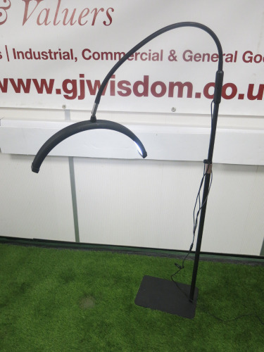 Professional Curved Half Moon LED Light.
