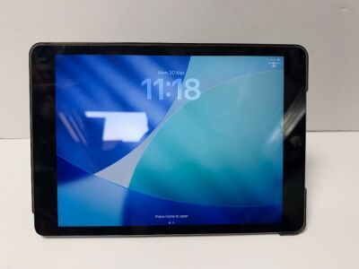 Apple iPad 9th Generation, 64GB, S/N LQQLCL204F.