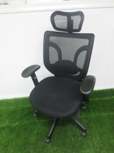 Black Mesh Adjustable Ergonomic Office Chair. NOTE: damage to arm.