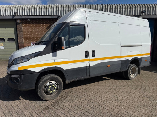 YD67 YDA: Iveco Daily 50C15V Panel Van, 2998cc, Diesel, White, Mileage 72421. MOT Expires 27th May 2026. Comes with 2 x Keys & V5 Registration Document. NOTE: back doors have been damaged.
