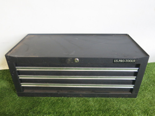 US Pro Tools 3 Drawer Tool Chest. Comes with an Assortment of Car Bulbs As Viewed/Pictured.