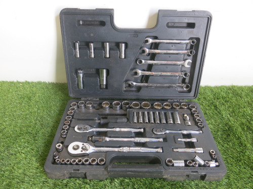 Halfords Advanced Chrome Validium Steel Spanner Set. Comes in Carry Case.