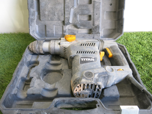 Titan Rotary Hammer Drill, Model TTB653SDS. Comes with Carry Case. NOTE: wire requires attention.