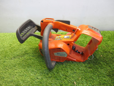 Husqvarna T535i Electric Chainsaw. NOTE: spares & repair.