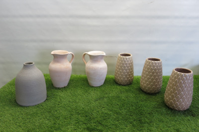 6 x Assorted Sized Vases & Jugs to Include: 3 x Glazed Vases & 3 x Handpot.