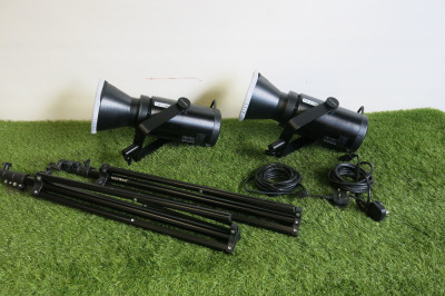 Pair of Neewer Bi-Colour Led Video Lights, Model CB200B. Comes with 2 x Tripods & Power Supplies.