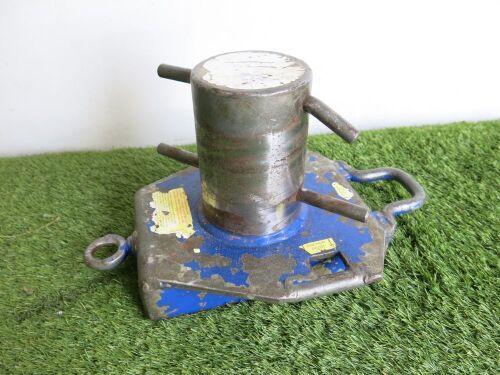 Stein Single Bollard Lowering Device.