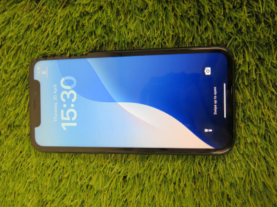 iPhone Xr, 64GB, S/N GV4F2ARJKXK1, in Black.