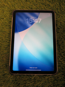 Apple iPad Mini, 6th Gen, 64GB, S/N K927GCVX4Y, in Silver with Black Case.