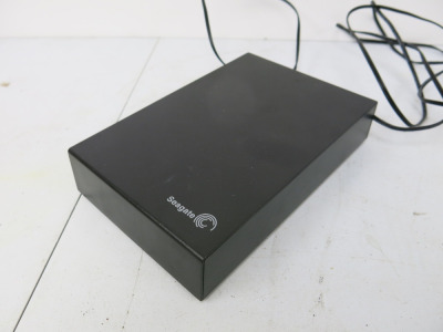 Seagate SRD00F2 2TB Expansion Desktop Drive.