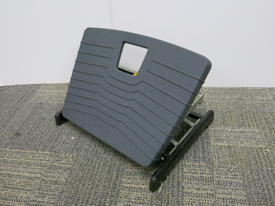 Score Adjustable Footrest.