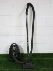 Morphy Richards PremAir 2000W, Model 7004, with Hose & Attachment.